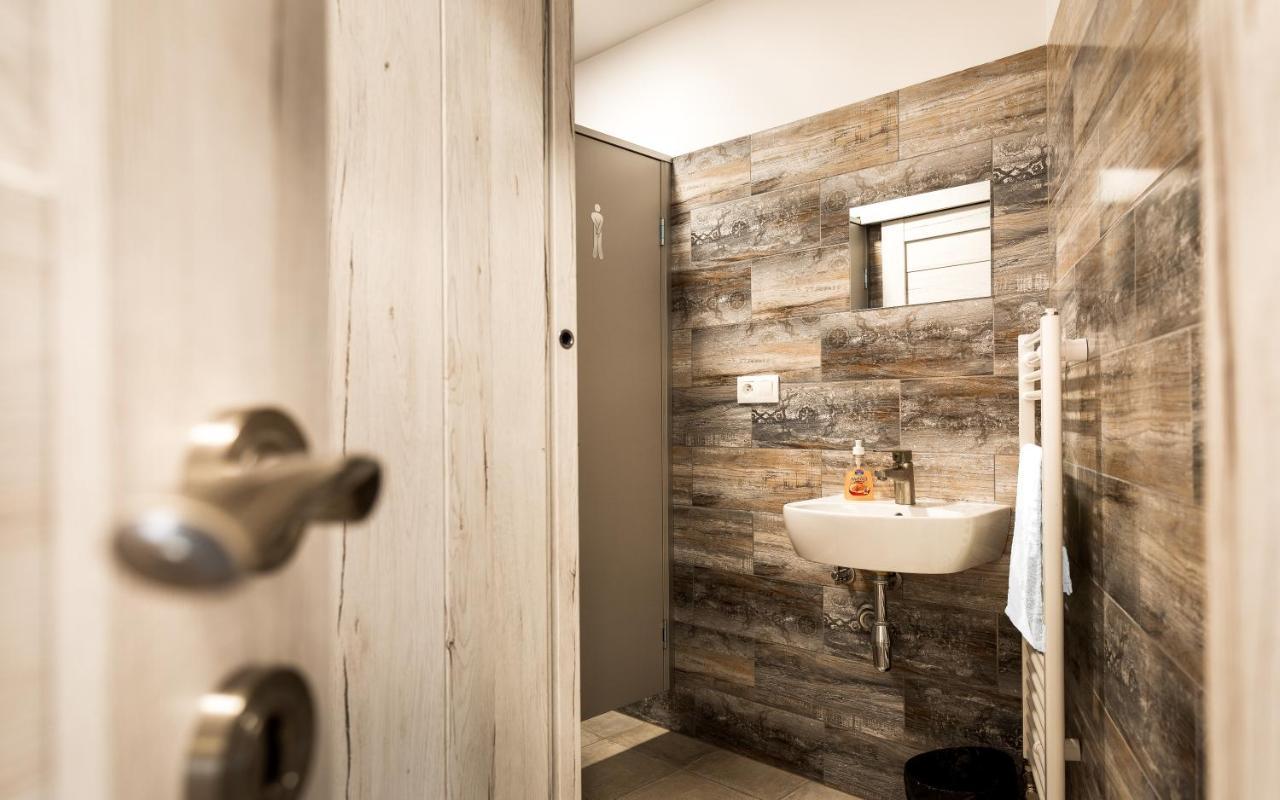 Ubytovanie Magnolia Hotel Lipany Ngoại thất bức ảnh